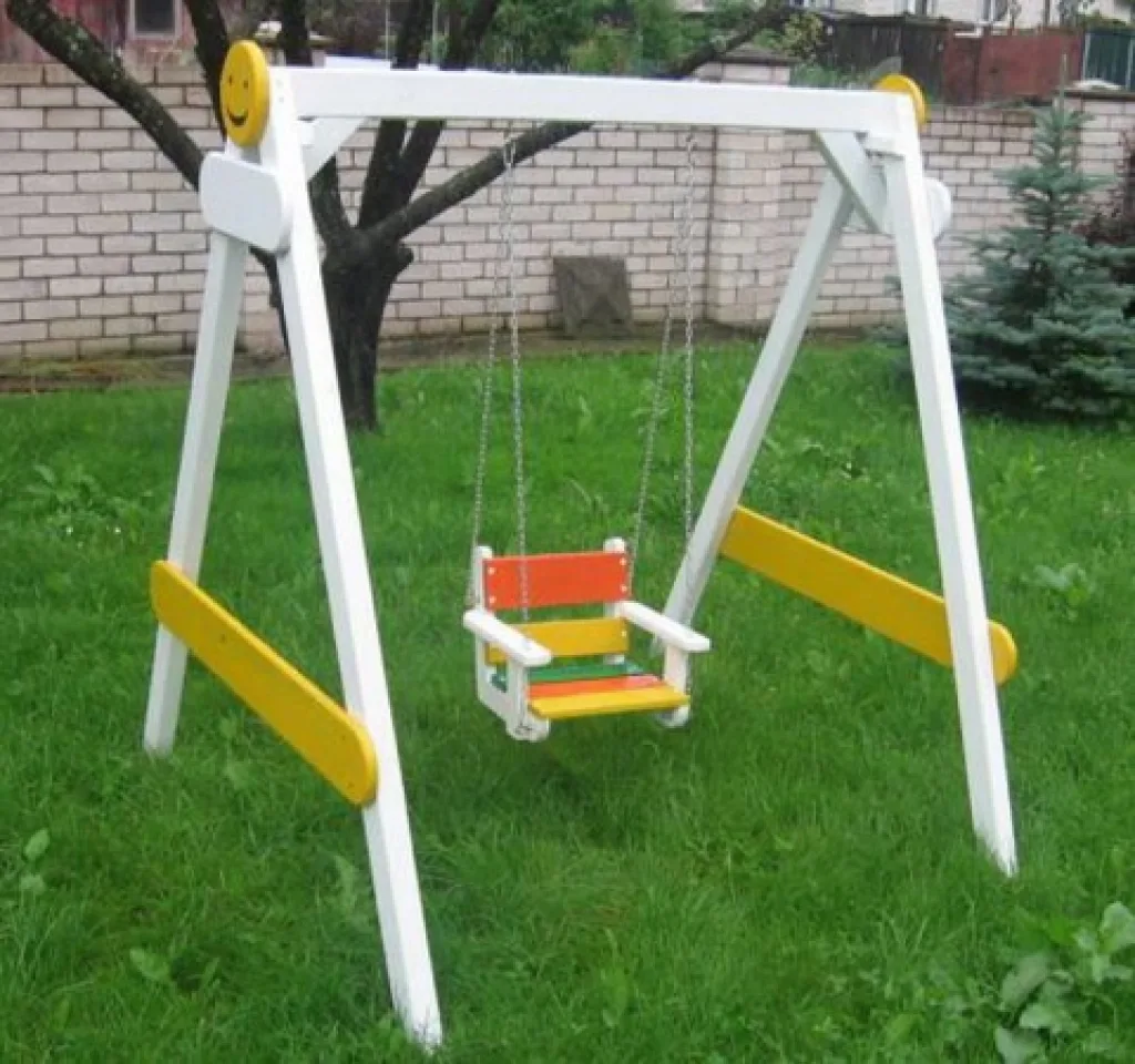 Деревяные качели