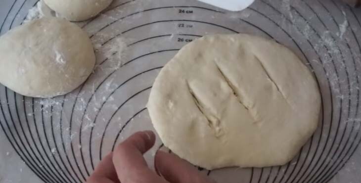 Лепешки на сковороде вместо хлеба — быстрые и вкусные рецепты