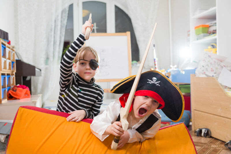 Свистать всех наверх: идеи, как устроить пиратскую вечеринку для детей